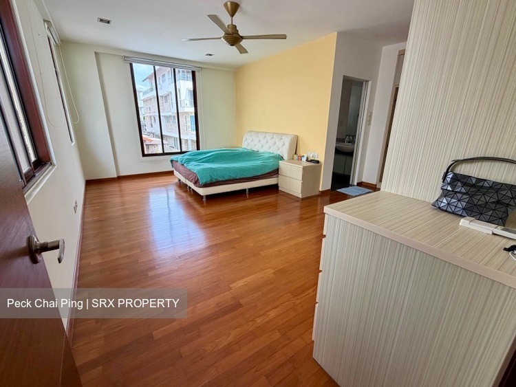 Phillips Avenue (D19), Semi-Detached #572384631
